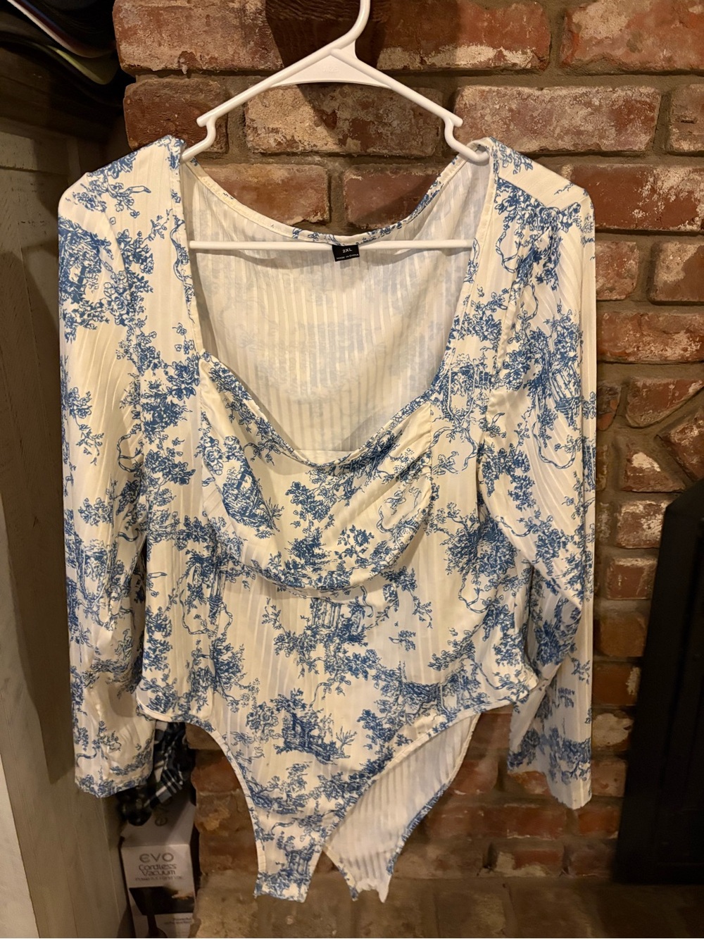 SHEIN White and Blue Floral Long-Sleeve Bodysuit